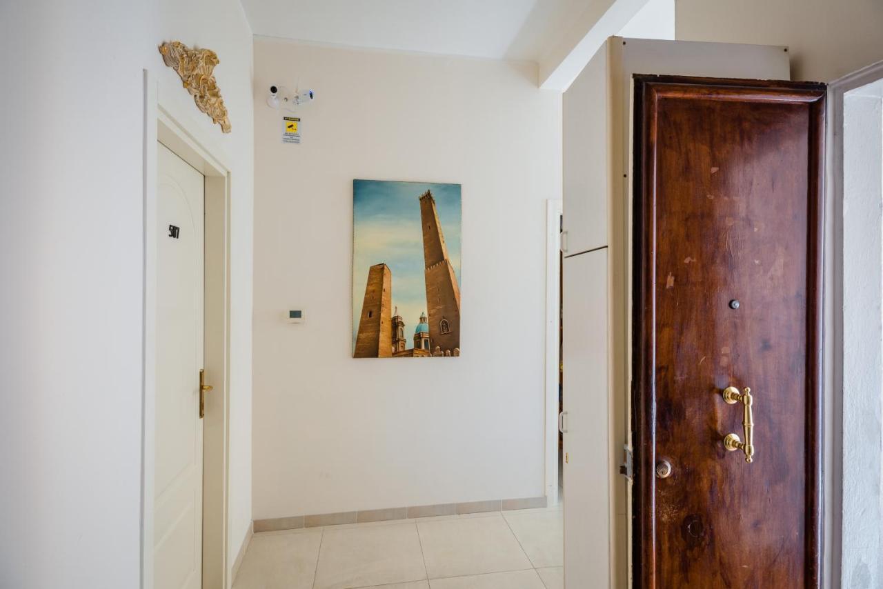 Residenza Due Torri Check In Presso Hotel Centrale Vicolo Cattani 7 Bologna Eksteriør bilde