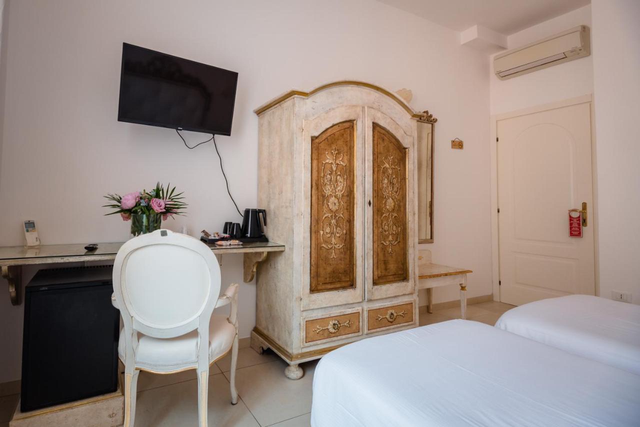 Residenza Due Torri Check In Presso Hotel Centrale Vicolo Cattani 7 Bologna Eksteriør bilde