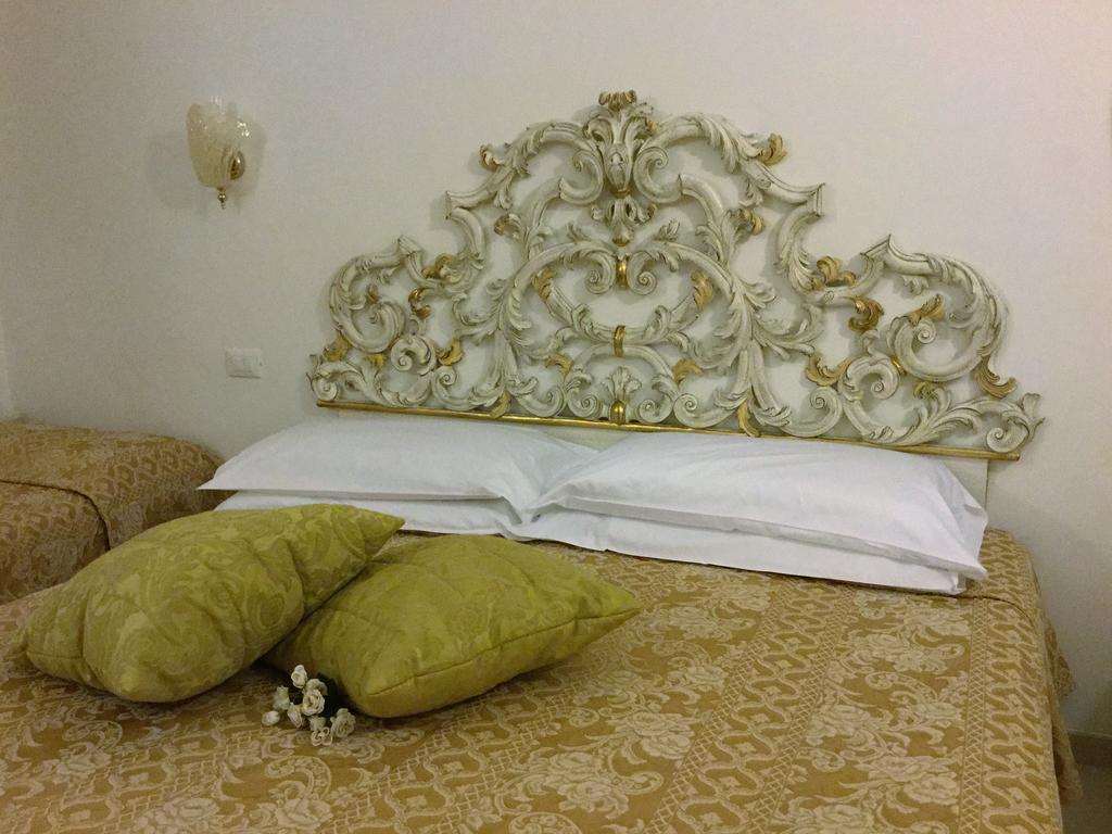 Residenza Due Torri Check In Presso Hotel Centrale Vicolo Cattani 7 Bologna Eksteriør bilde