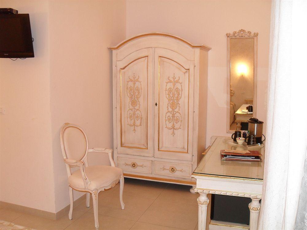 Residenza Due Torri Check In Presso Hotel Centrale Vicolo Cattani 7 Bologna Eksteriør bilde